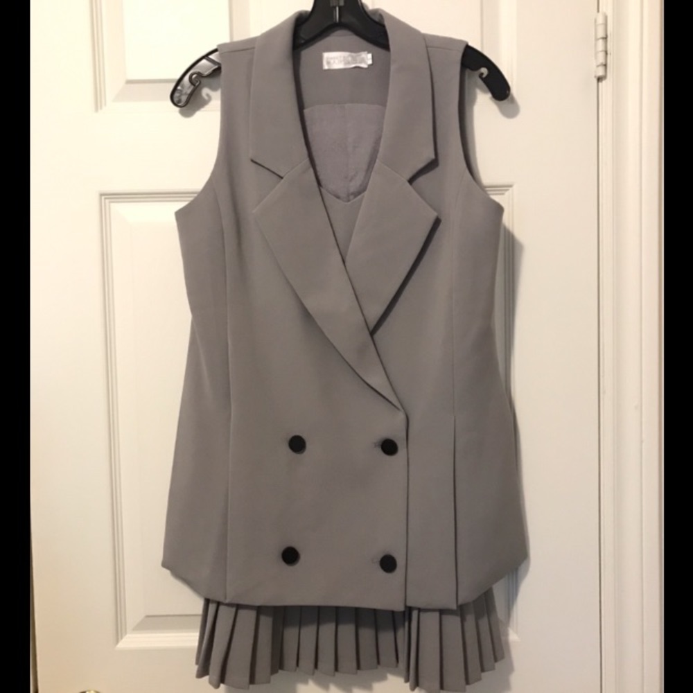 NWOT Sleeveless dress and vest set